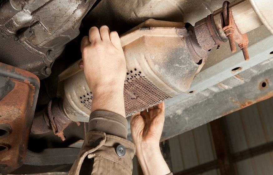 COMMON INDICATORS OF A BAD CATALYTIC CONVERTER